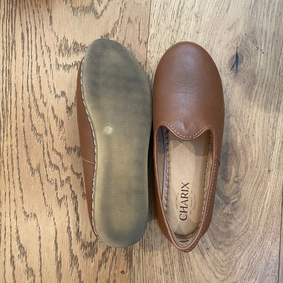 CHARIX CAMEL SLIP ONS - SIZE 37 US SIZE 7 - Picture 5 of 6